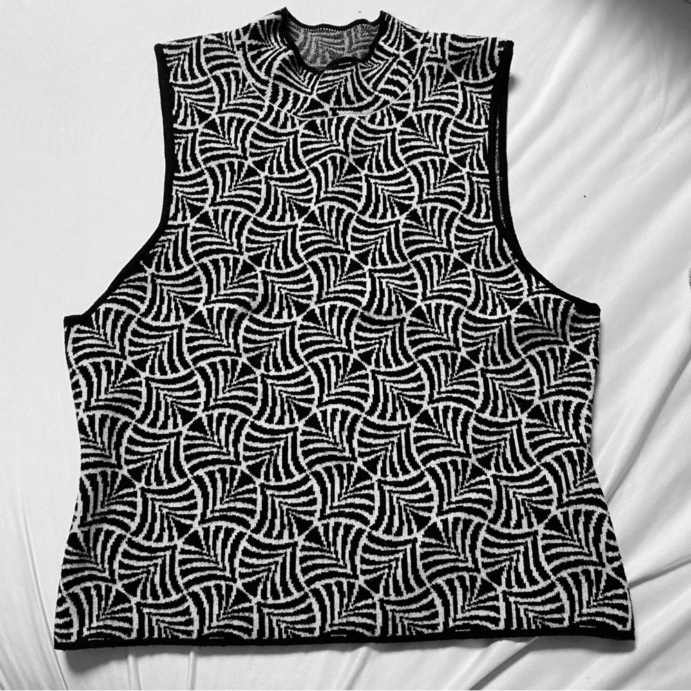 EUC M Maeve by Anthropology black and white shirt blouse tank